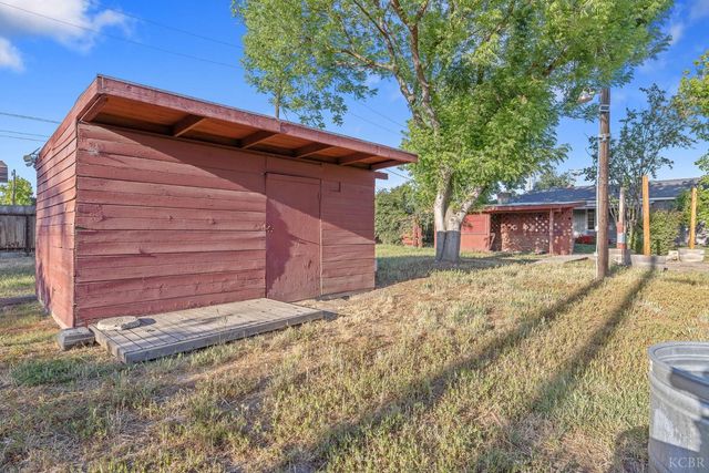 8518 12th Avenue, Hanford, CA 93230