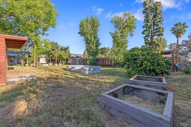 8518 12th Avenue, Hanford, CA 93230