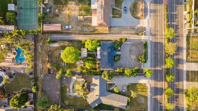 8518 12th Avenue, Hanford, CA 93230