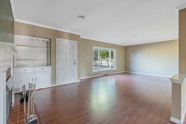 8518 12th Avenue, Hanford, CA 93230