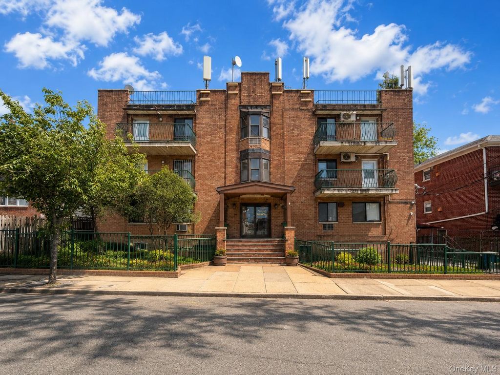 130-14 60th Avenue 2E, Flushing, NY 11355