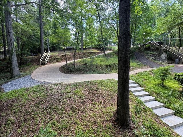 6995 Lakeside Place, Gainesville, GA 30506