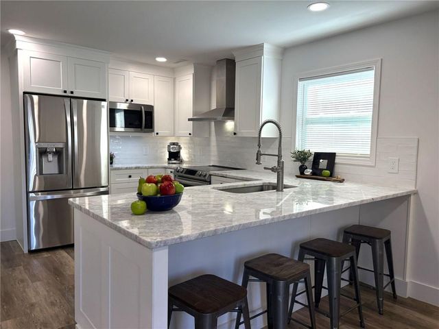 6995 Lakeside Place, Gainesville, GA 30506