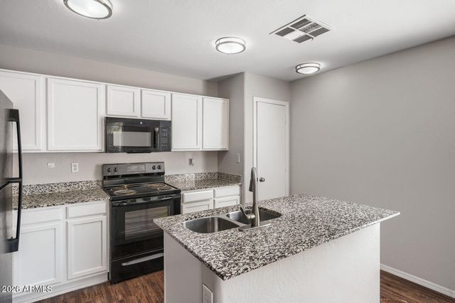 2895 E MINERAL PARK Road, San Tan Valley, AZ 85143