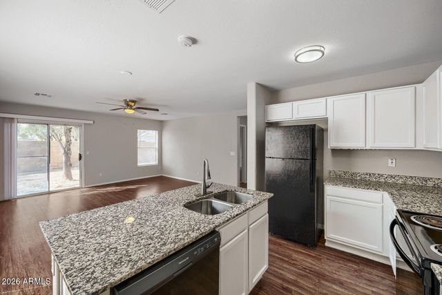 2895 E MINERAL PARK Road, San Tan Valley, AZ 85143