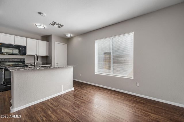 2895 E MINERAL PARK Road, San Tan Valley, AZ 85143