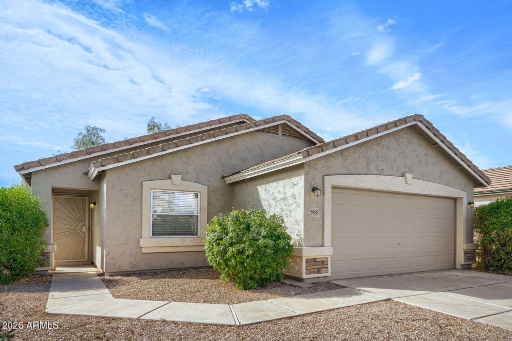 2895 E MINERAL PARK Road, San Tan Valley, AZ 85143