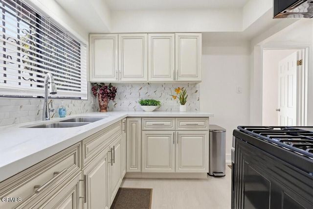 1020 Cerritos Avenue, Long Beach, CA 90813