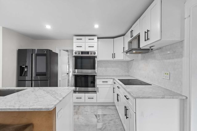 7 Darrow St, Worcester, MA 01606