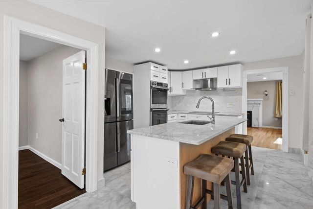 7 Darrow St, Worcester, MA 01606