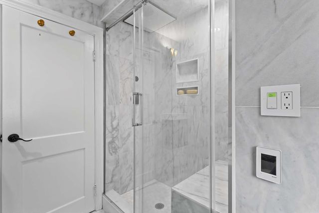 7 Darrow St, Worcester, MA 01606