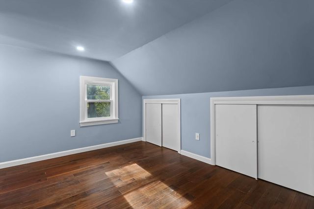 7 Darrow St, Worcester, MA 01606