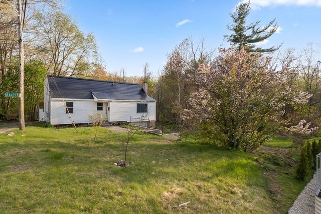 7 Darrow St, Worcester, MA 01606