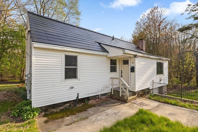 7 Darrow St, Worcester, MA 01606