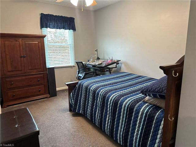 212 Oak Ridge Place, Mount Airy, NC 27030