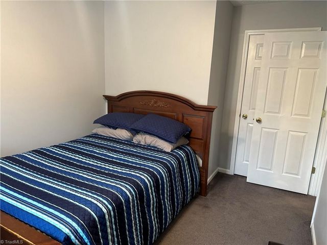 212 Oak Ridge Place, Mount Airy, NC 27030