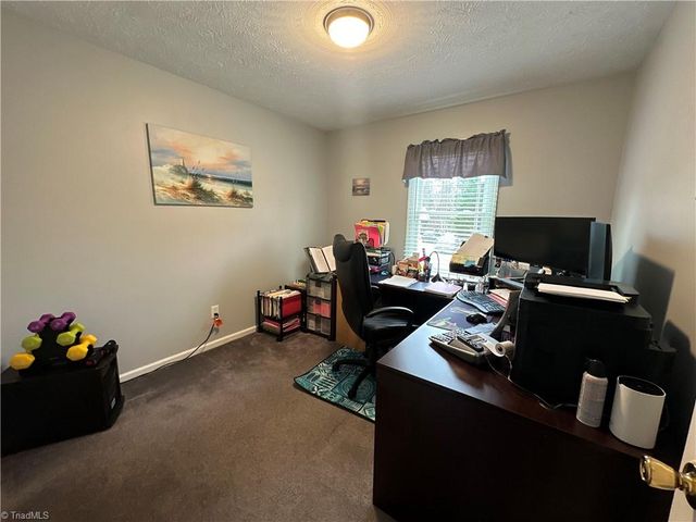 212 Oak Ridge Place, Mount Airy, NC 27030