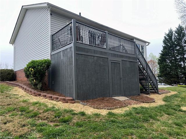 212 Oak Ridge Place, Mount Airy, NC 27030