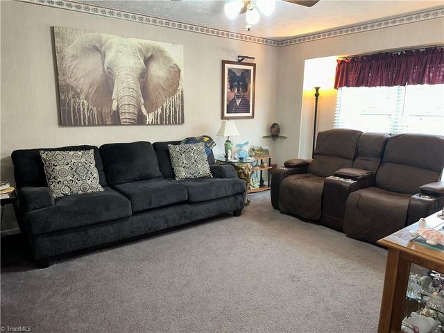212 Oak Ridge Place, Mount Airy, NC 27030
