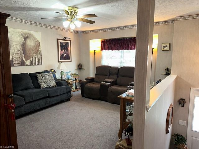 212 Oak Ridge Place, Mount Airy, NC 27030