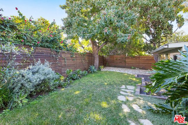 3815 Franklin Avenue, Los Angeles, CA 90027