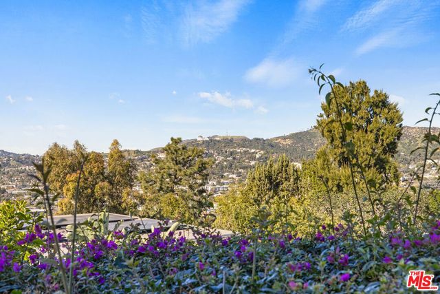 3815 Franklin Avenue, Los Angeles, CA 90027