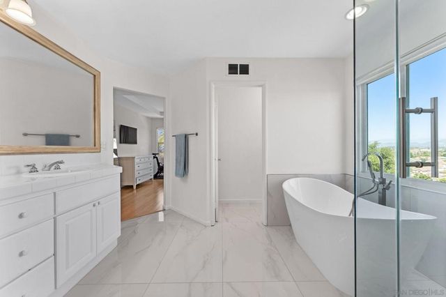 3722 Sandpoint, Carlsbad, CA 92010