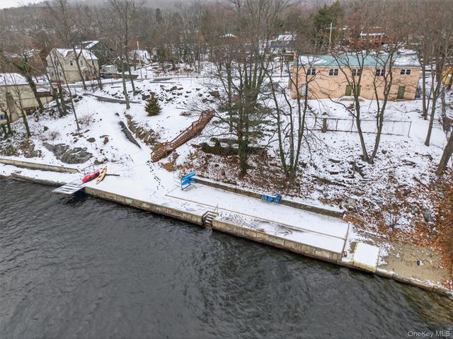 11 Blueberry Hill, Greenwood Lake, NY 10925