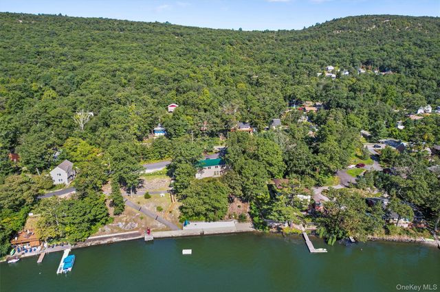 11 Blueberry Hill, Greenwood Lake, NY 10925