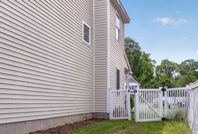 18 Frongillo Farm Rd, Worcester, MA 01604