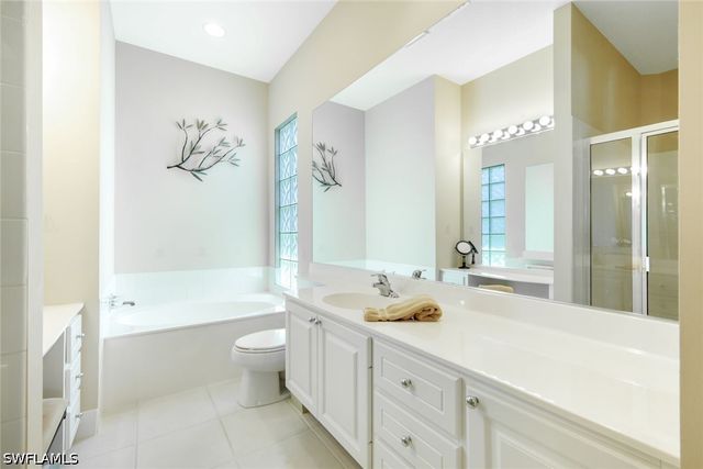 4655 Navassa LN, Naples, FL 34119