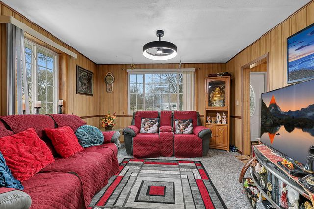 525 13th Street SW, Willmar, MN 56201