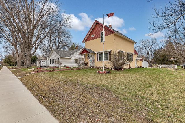 525 13th Street SW, Willmar, MN 56201