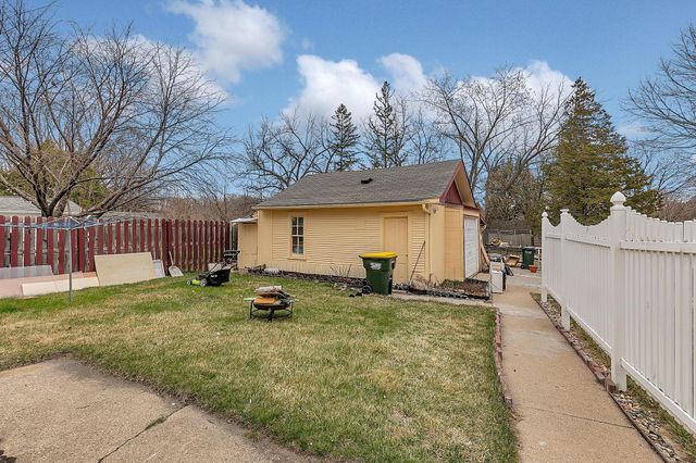 525 13th Street SW, Willmar, MN 56201