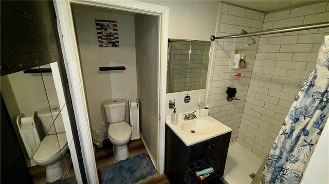 8620 Winchester Avenue, Kansas City, MO 64138