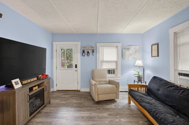 91 Dunbar Street, Manchester, NH 03103