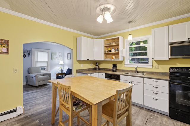 91 Dunbar Street, Manchester, NH 03103