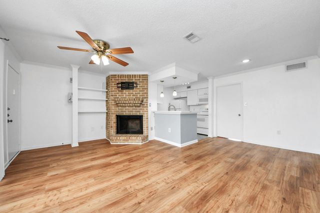 250 El Dorado Boulevard 204, Houston, TX 77598