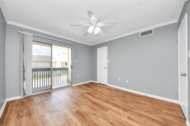 250 El Dorado Boulevard 204, Houston, TX 77598