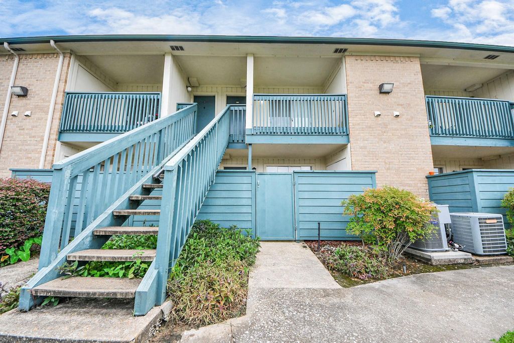 250 El Dorado Boulevard 204, Houston, TX 77598