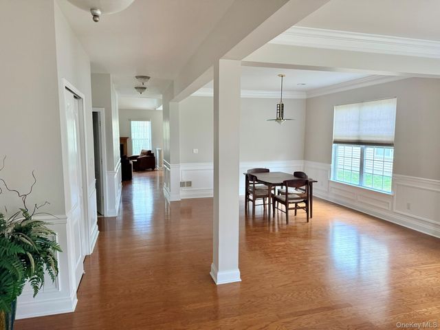 19 Sunflower Street, Middletown, NY 10940