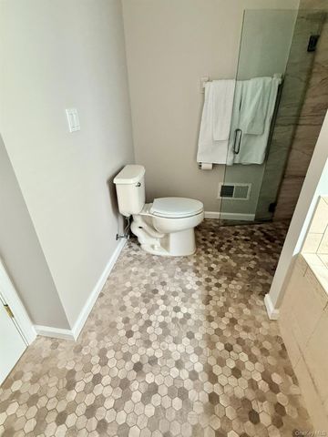 19 Sunflower Street, Middletown, NY 10940