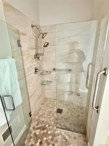 19 Sunflower Street, Middletown, NY 10940