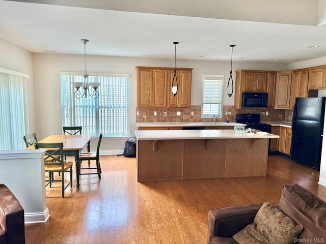 19 Sunflower Street, Middletown, NY 10940