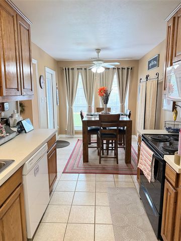 3016 Huntington Court, Waxahachie, TX 75165