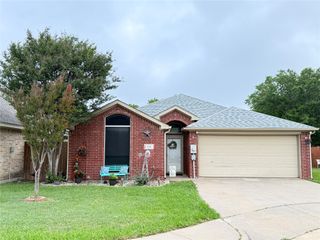 3016 Huntington Court, Waxahachie, TX 75165