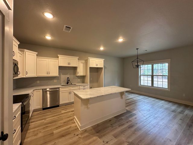 218 Gulley Drive, Brookland, AR 72417