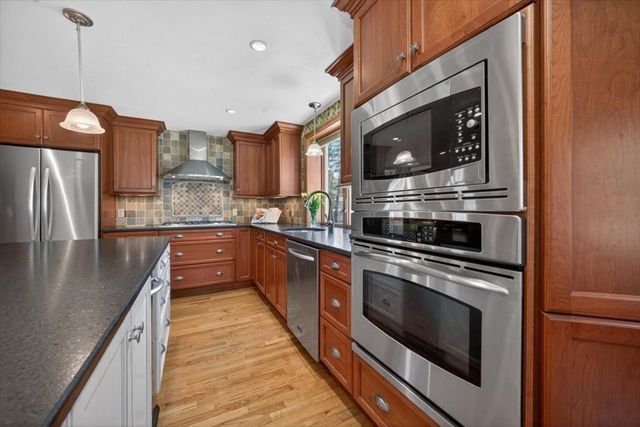 245 North St, Duxbury, MA 02332