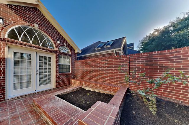 4606 Cashel Spring Drive, Houston, TX 77069