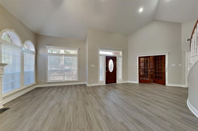 4606 Cashel Spring Drive, Houston, TX 77069
